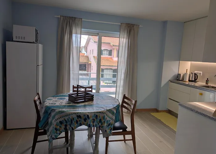 T2 Na Da Com Varanda - Yellow Door *